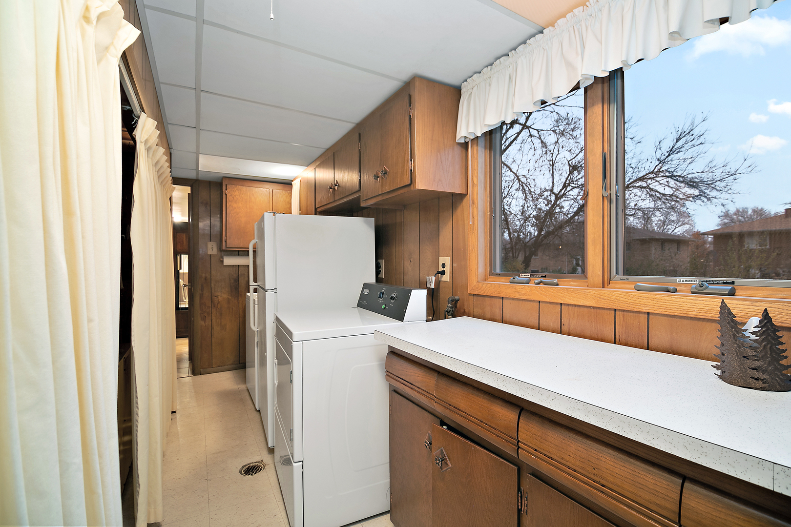 6508 Cedar Road, Oak Forest, IL 60452