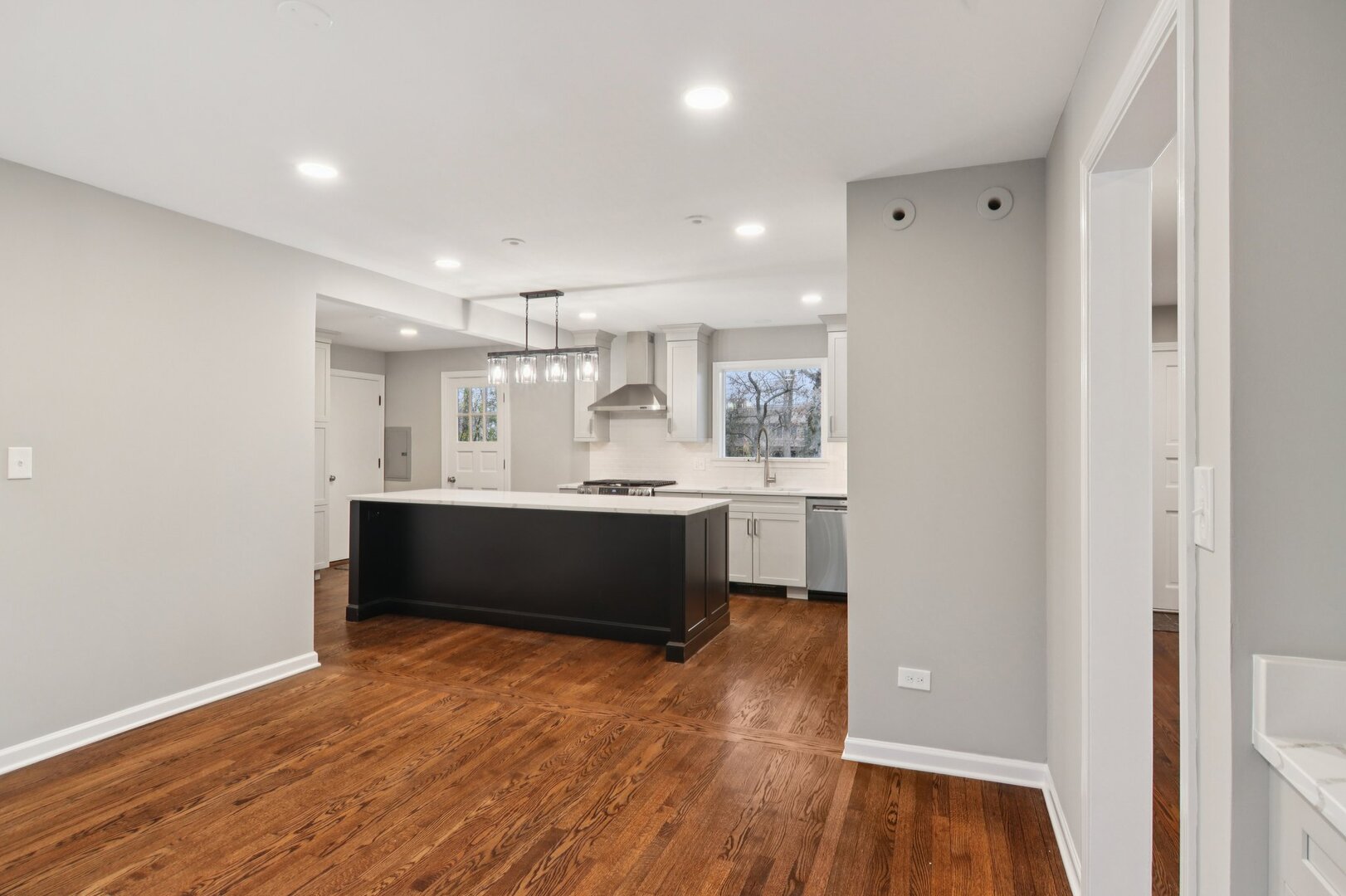 15105 W Rockland Road, Libertyville, IL 60048