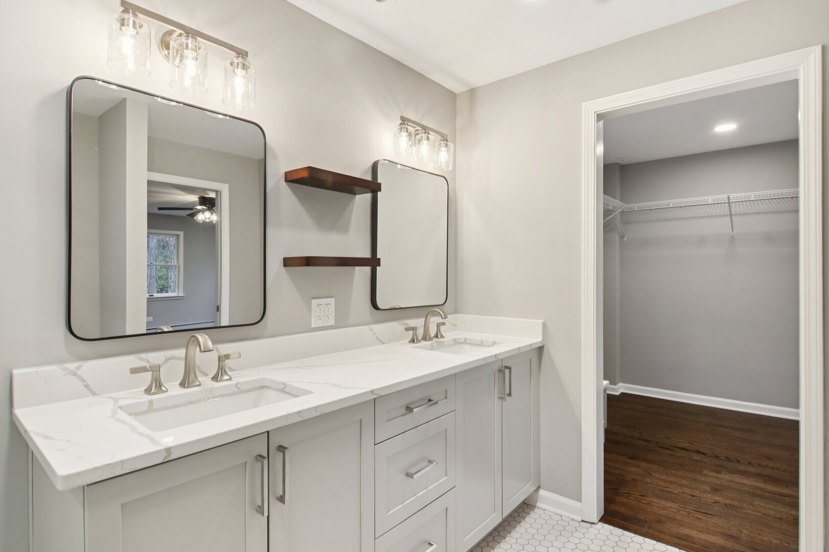 15105 W Rockland Road, Libertyville, IL 60048