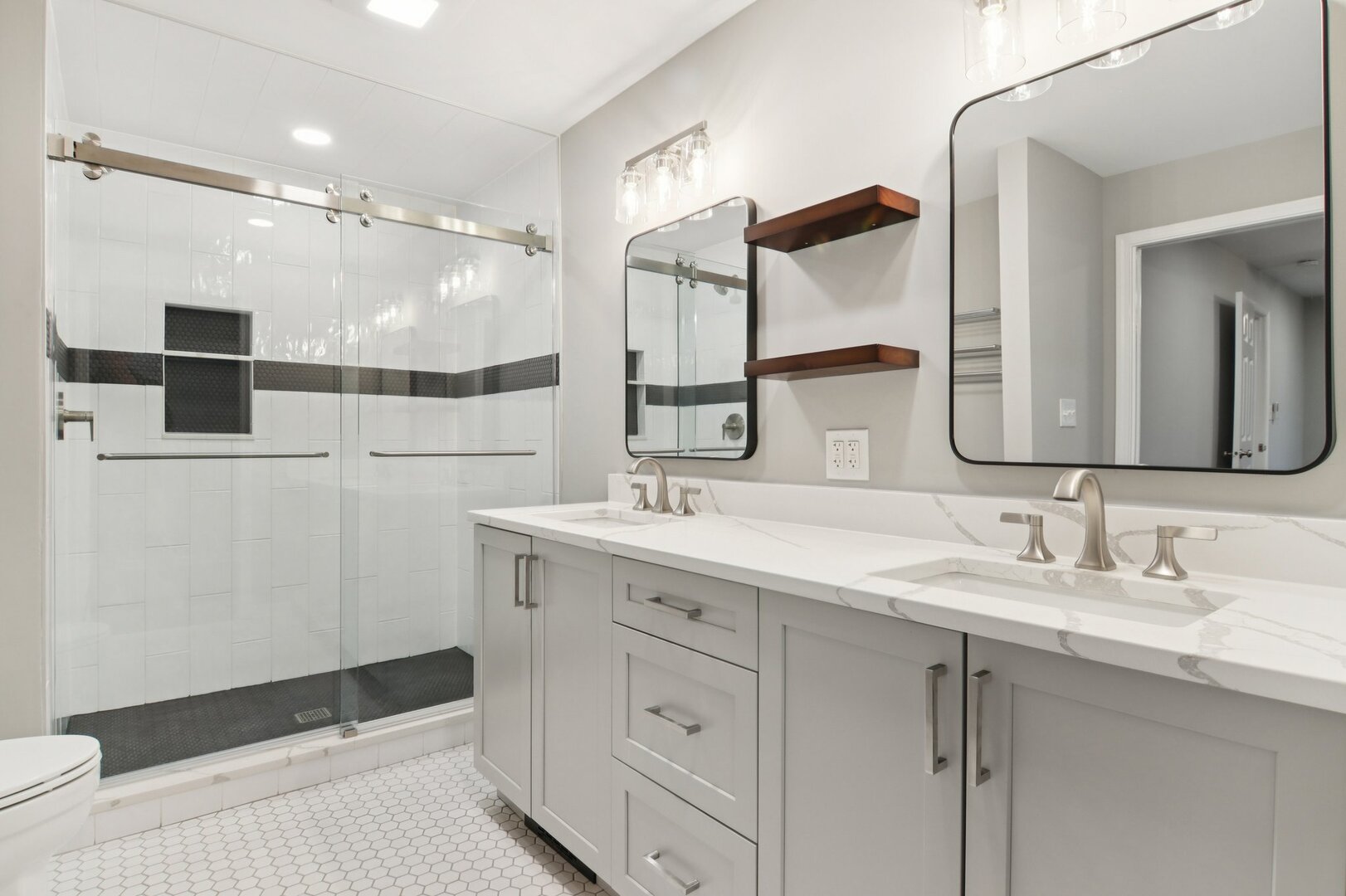 15105 W Rockland Road, Libertyville, IL 60048