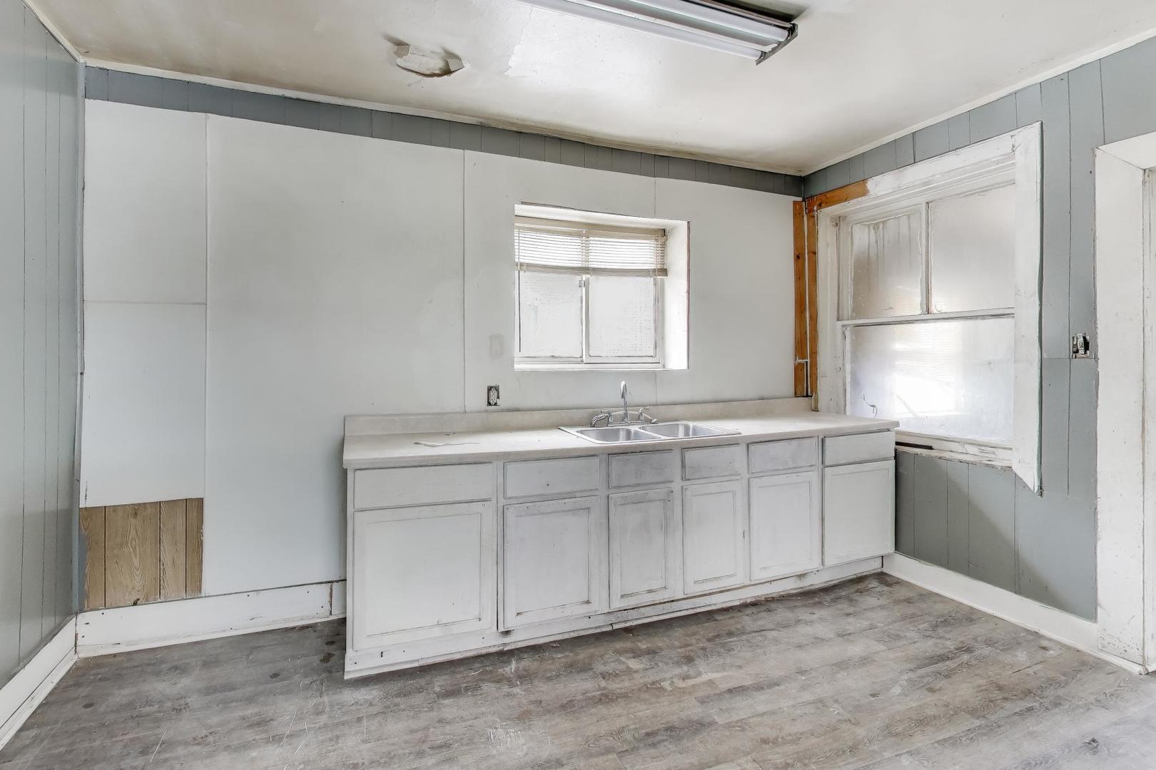 4105-03 W Grenshaw Street, Chicago, IL 60624