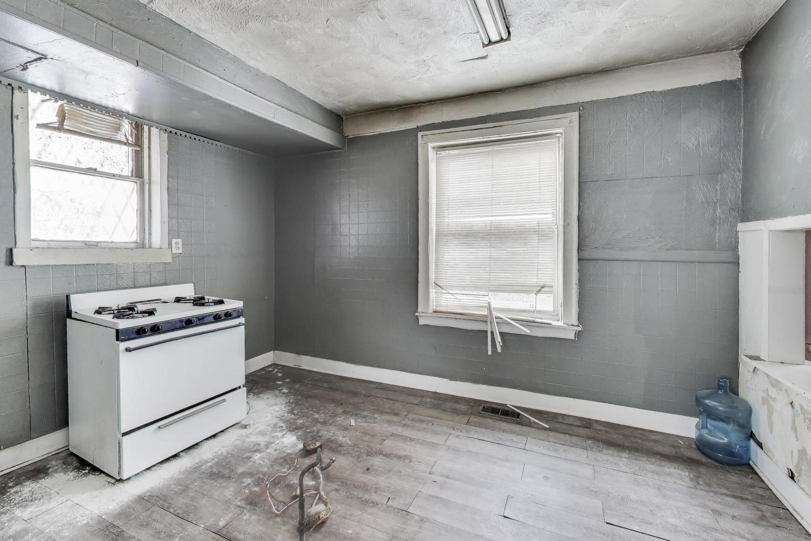 4105-03 W Grenshaw Street, Chicago, IL 60624