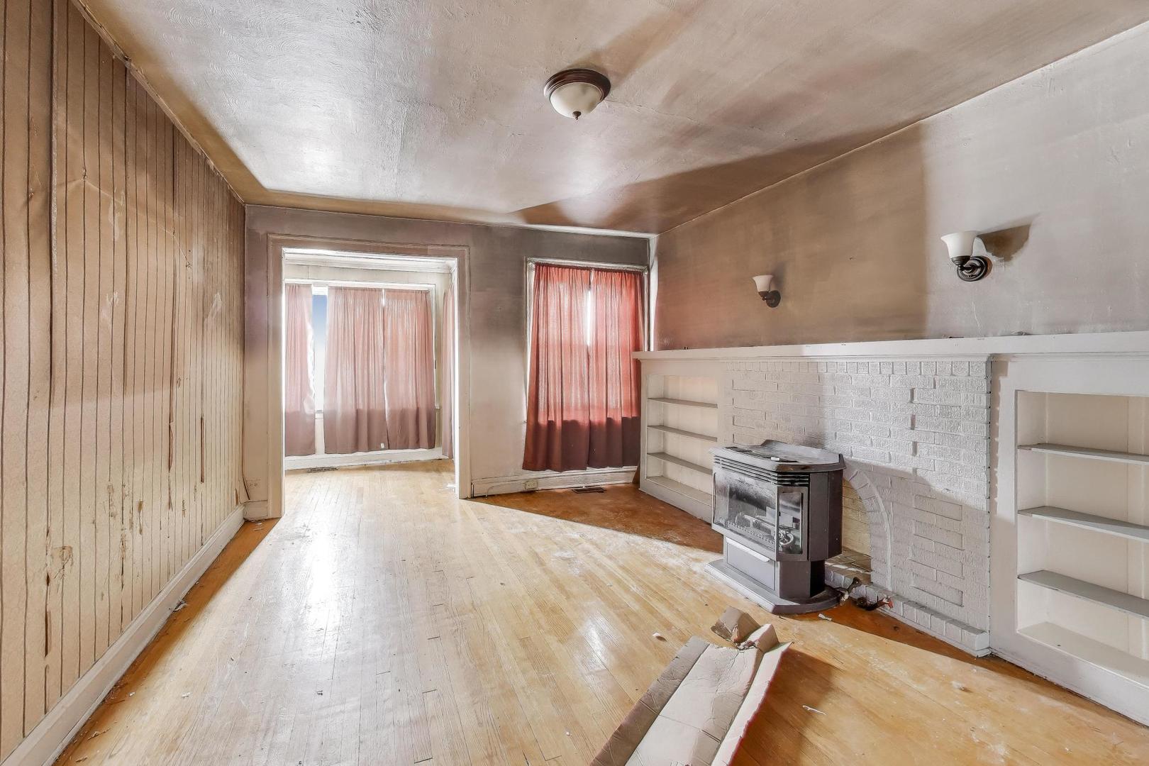 4105-03 W Grenshaw Street, Chicago, IL 60624