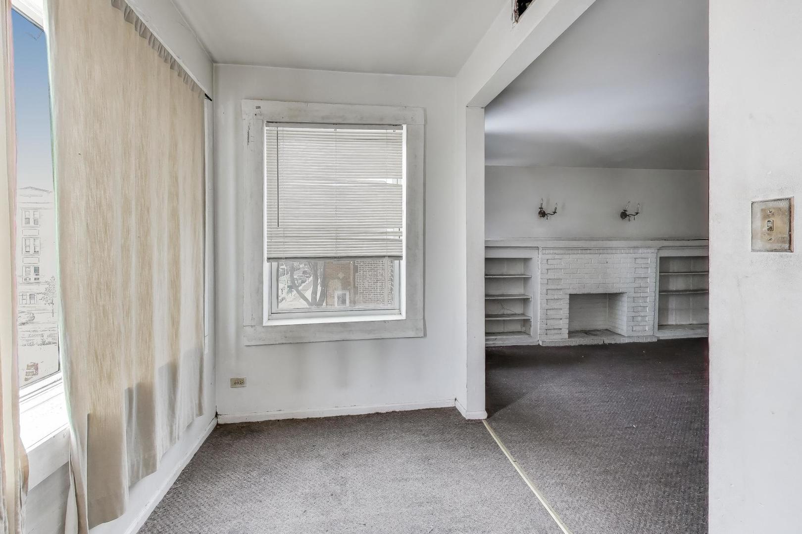 4105-03 W Grenshaw Street, Chicago, IL 60624