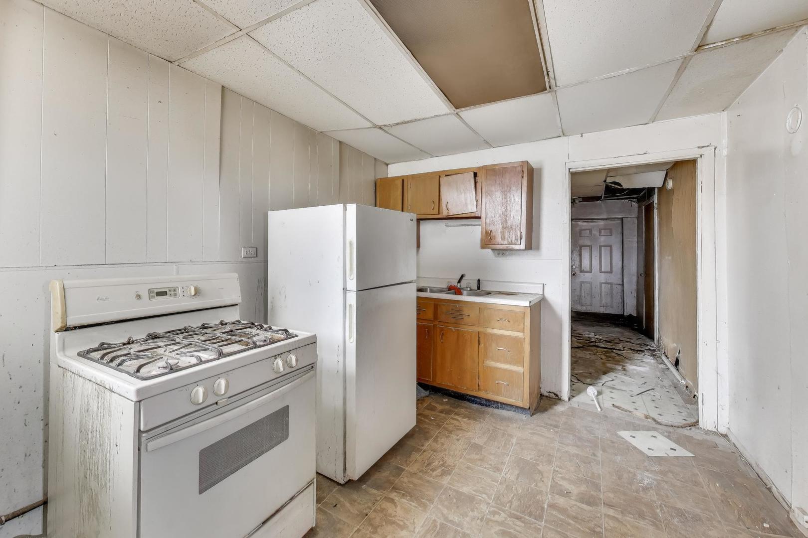 4105-03 W Grenshaw Street, Chicago, IL 60624