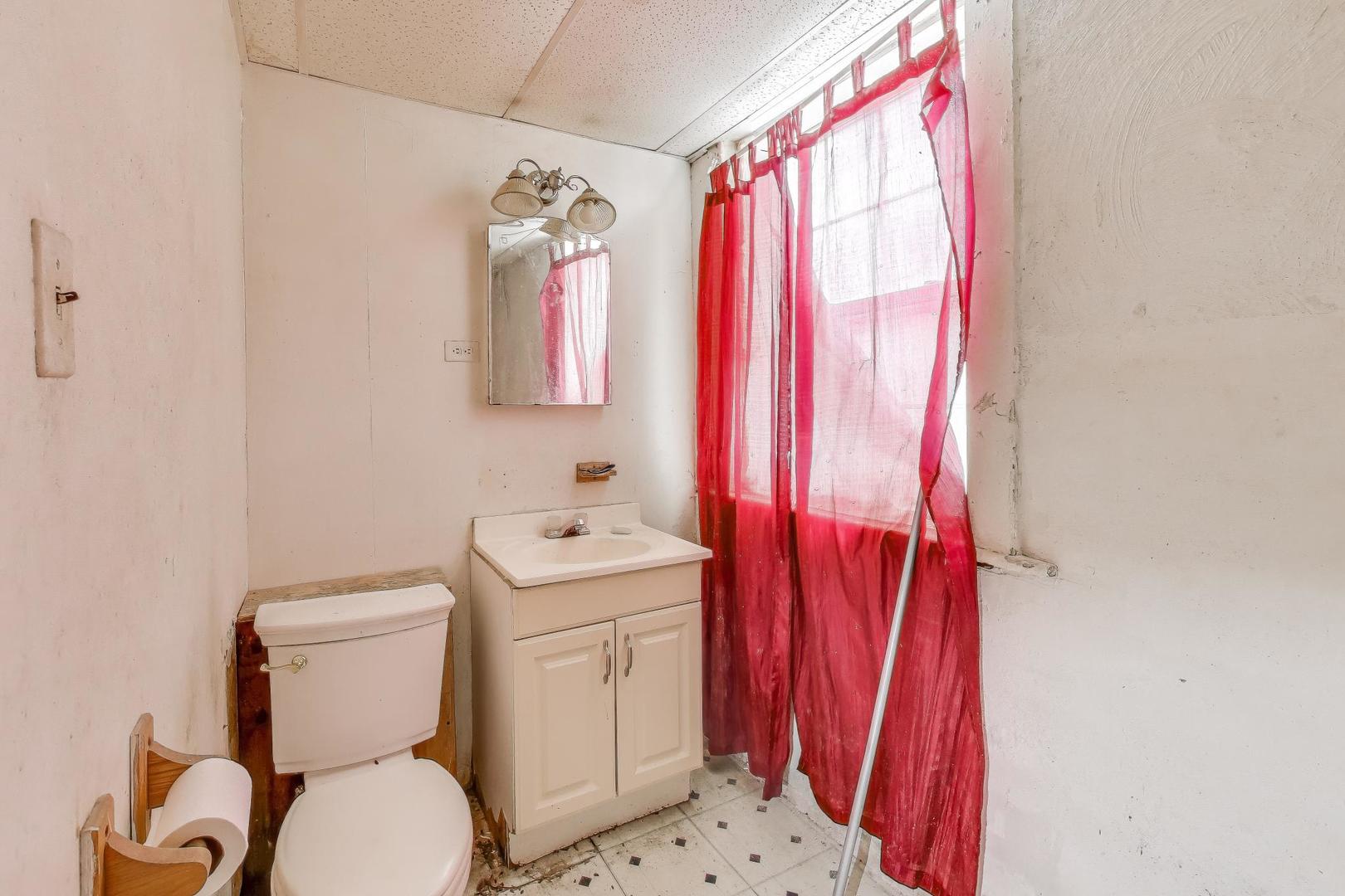 4105-03 W Grenshaw Street, Chicago, IL 60624