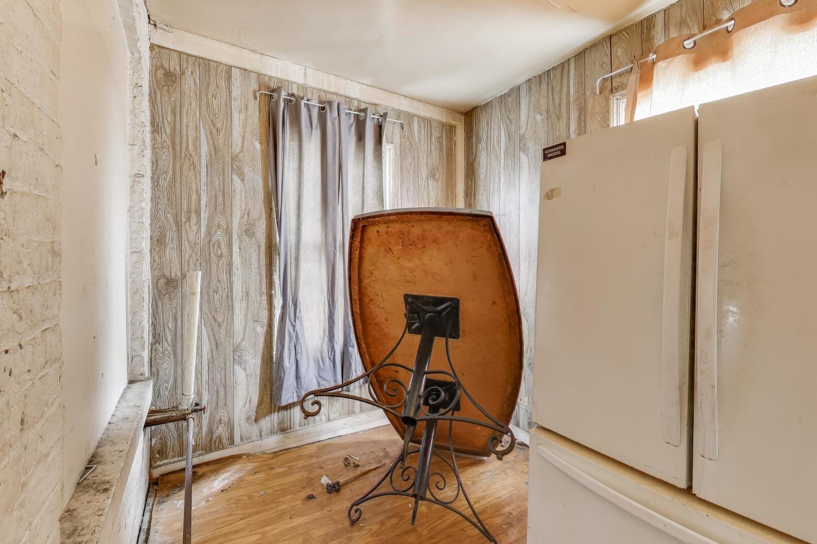 4105-03 W Grenshaw Street, Chicago, IL 60624