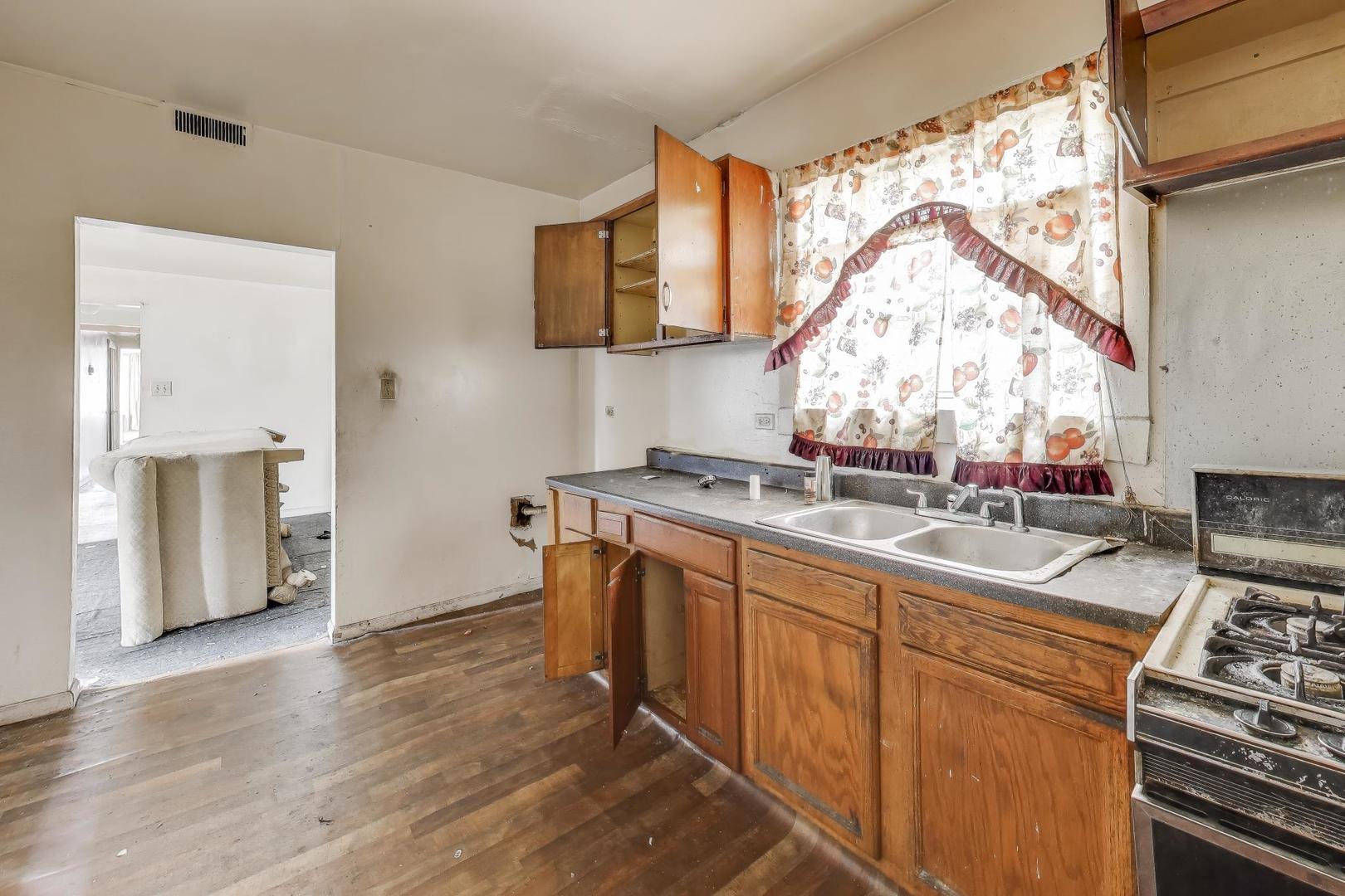 4105-03 W Grenshaw Street, Chicago, IL 60624