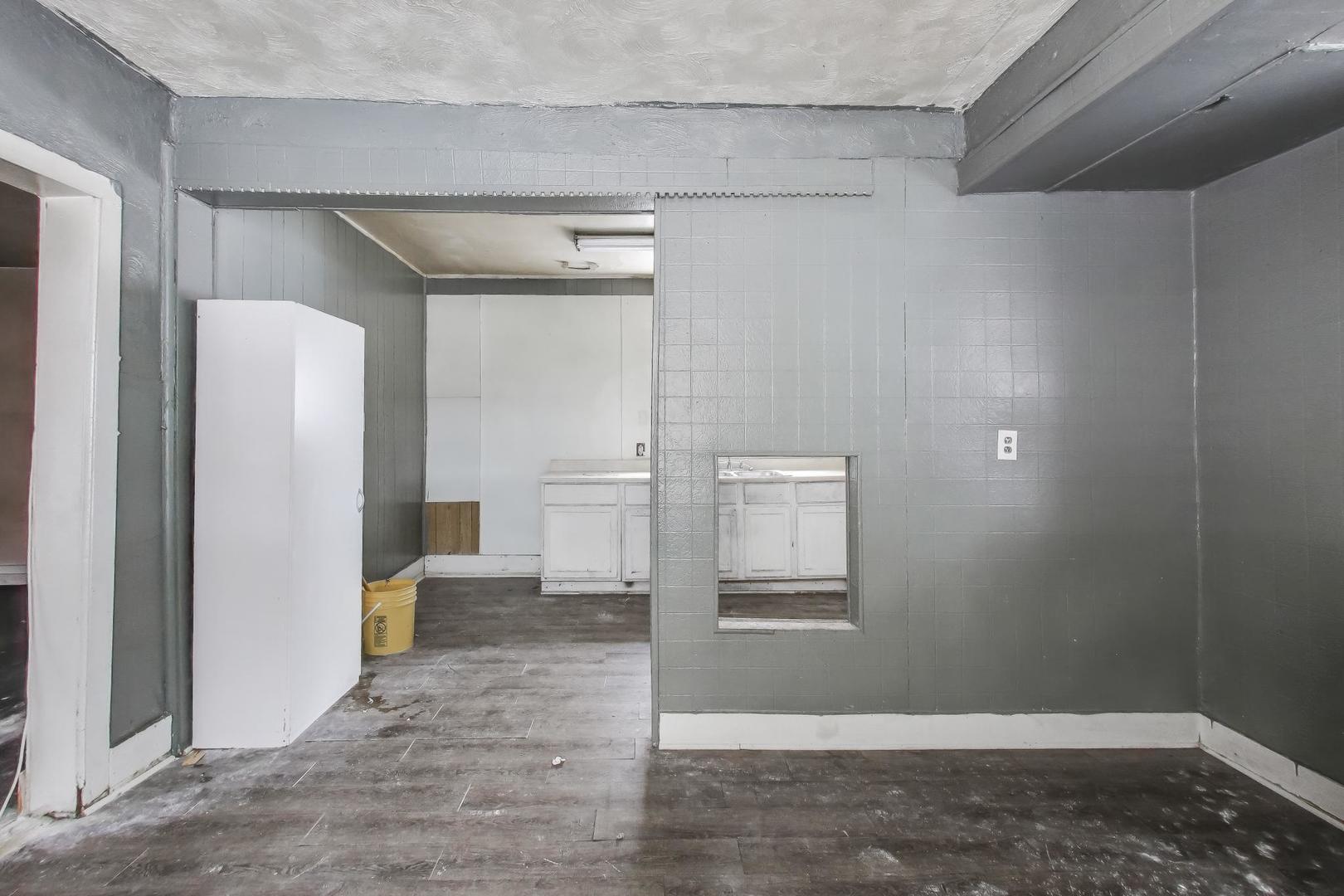 4105-03 W Grenshaw Street, Chicago, IL 60624