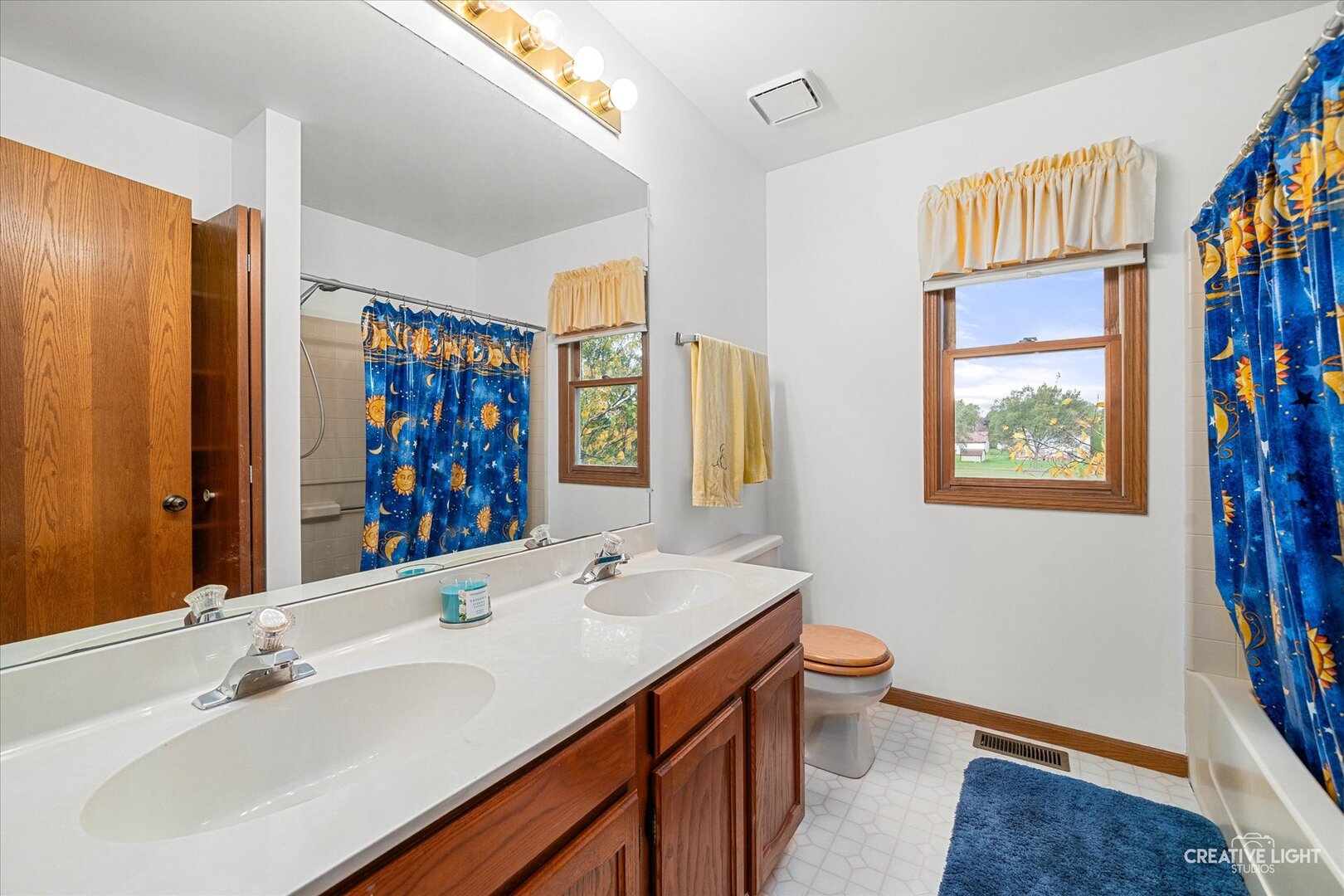 135 Chesterfield Drive, Oswego, IL 60543