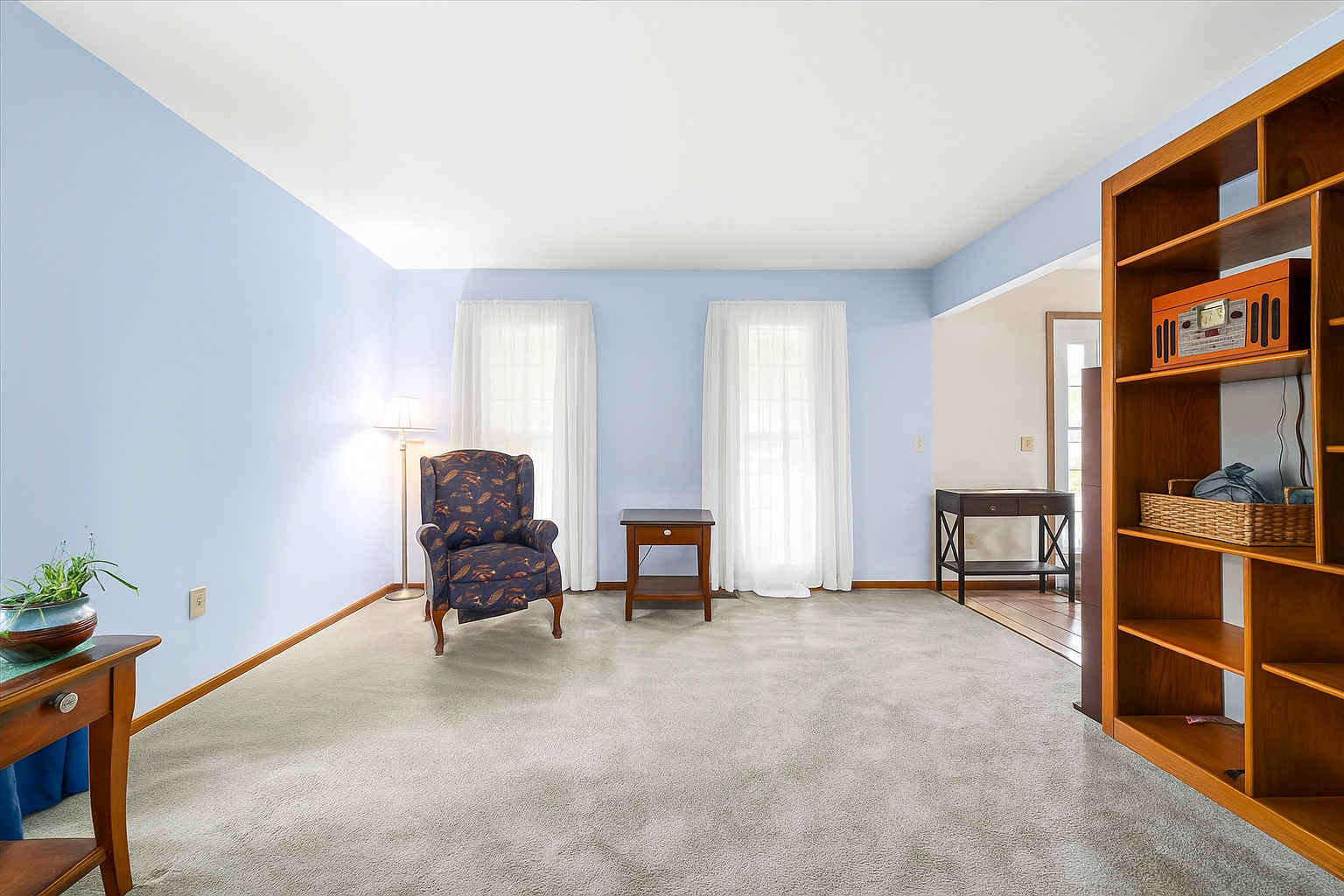 135 Chesterfield Drive, Oswego, IL 60543