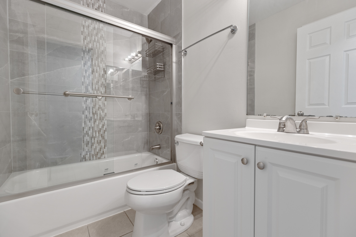 Streamwood, IL 60107