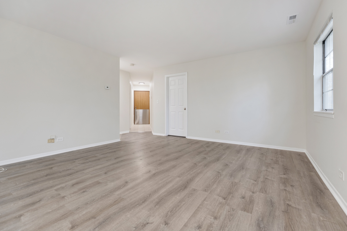 Streamwood, IL 60107