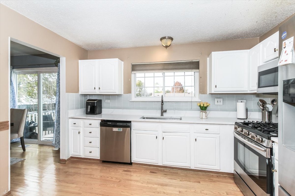 3870 Windjammer Lane, Hanover Park, IL 60133