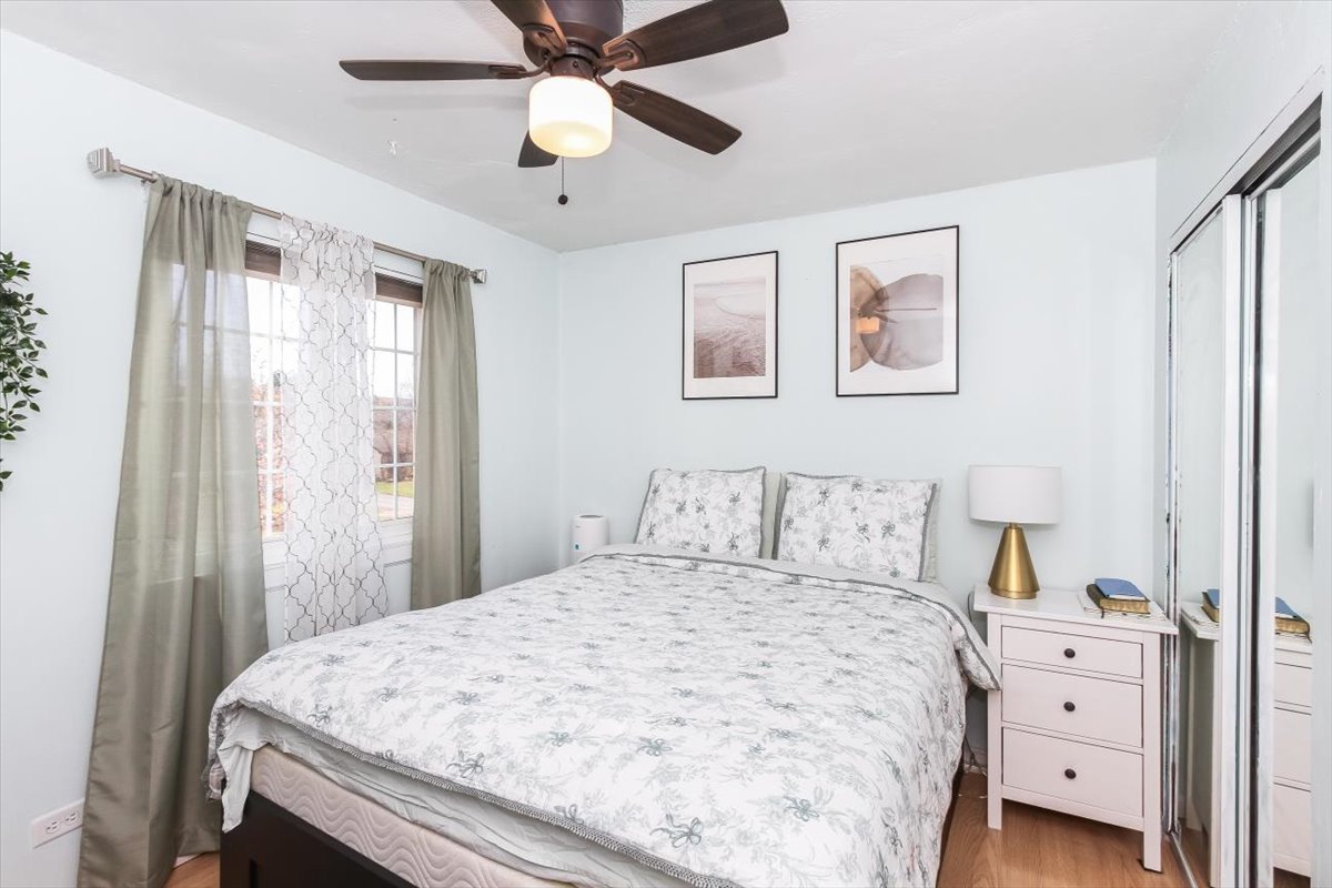 3870 Windjammer Lane, Hanover Park, IL 60133