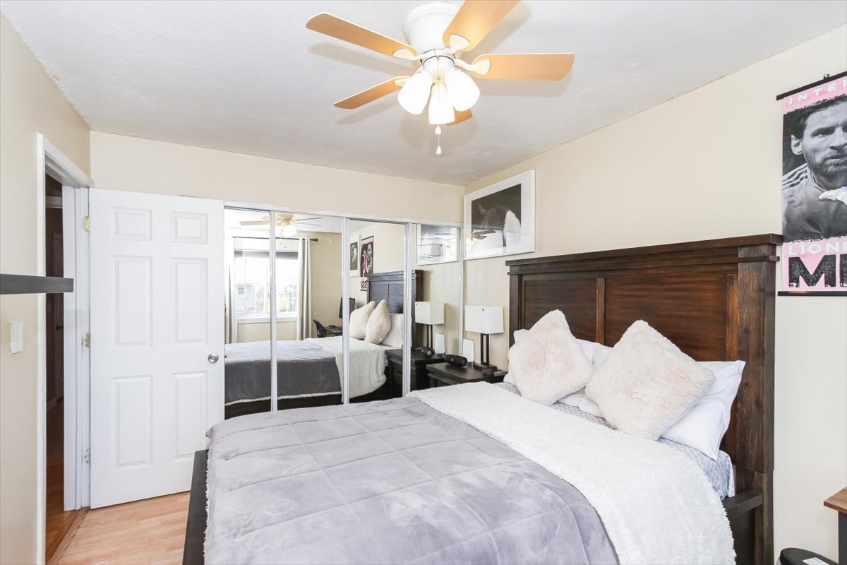 3870 Windjammer Lane, Hanover Park, IL 60133