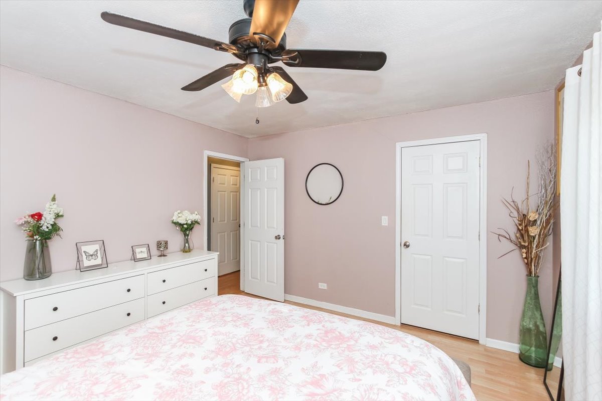 3870 Windjammer Lane, Hanover Park, IL 60133