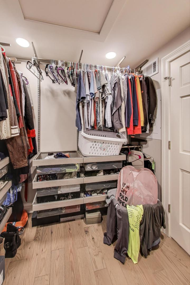 239 Nita Lane, Libertyville, IL 60048