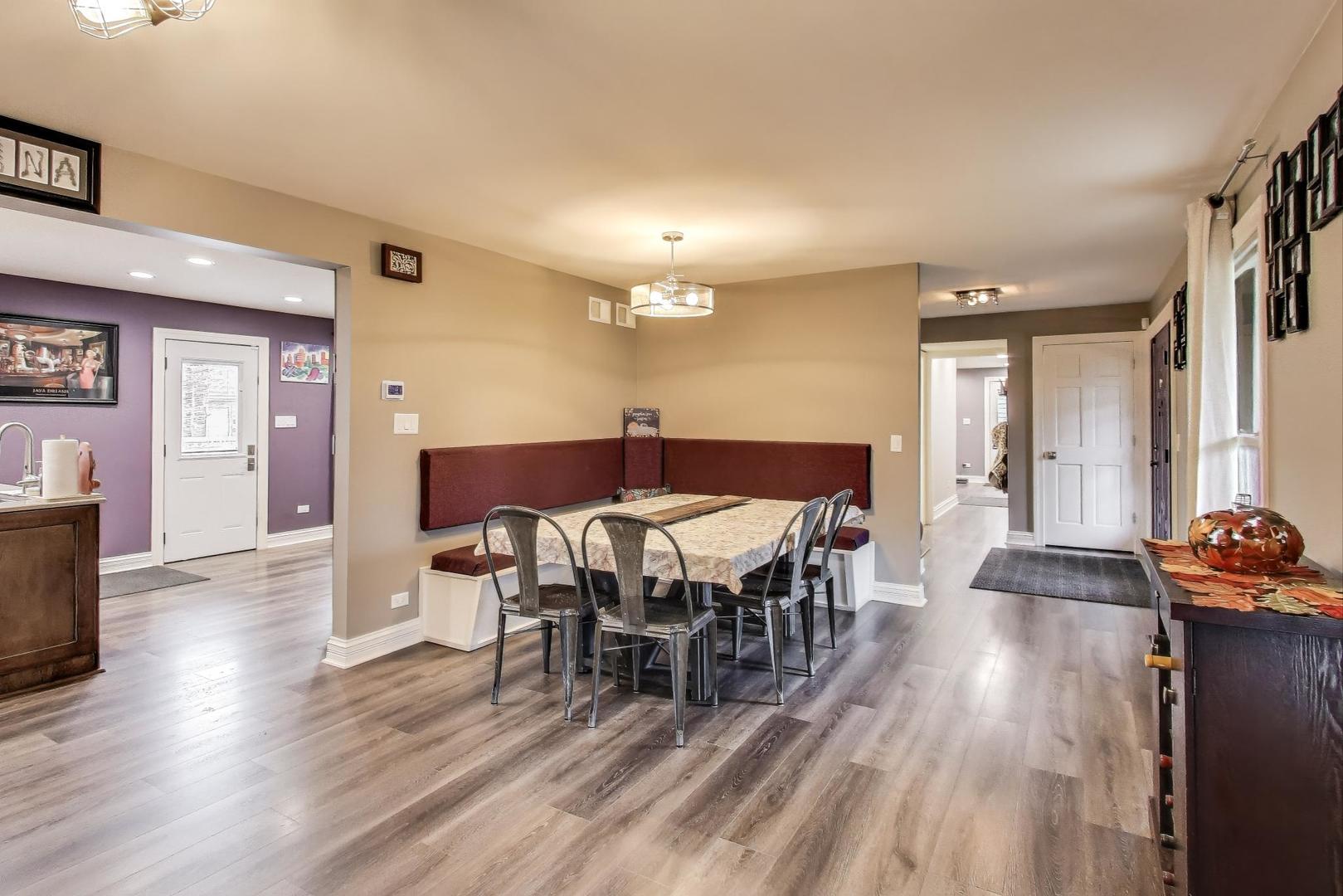 239 Nita Lane, Libertyville, IL 60048