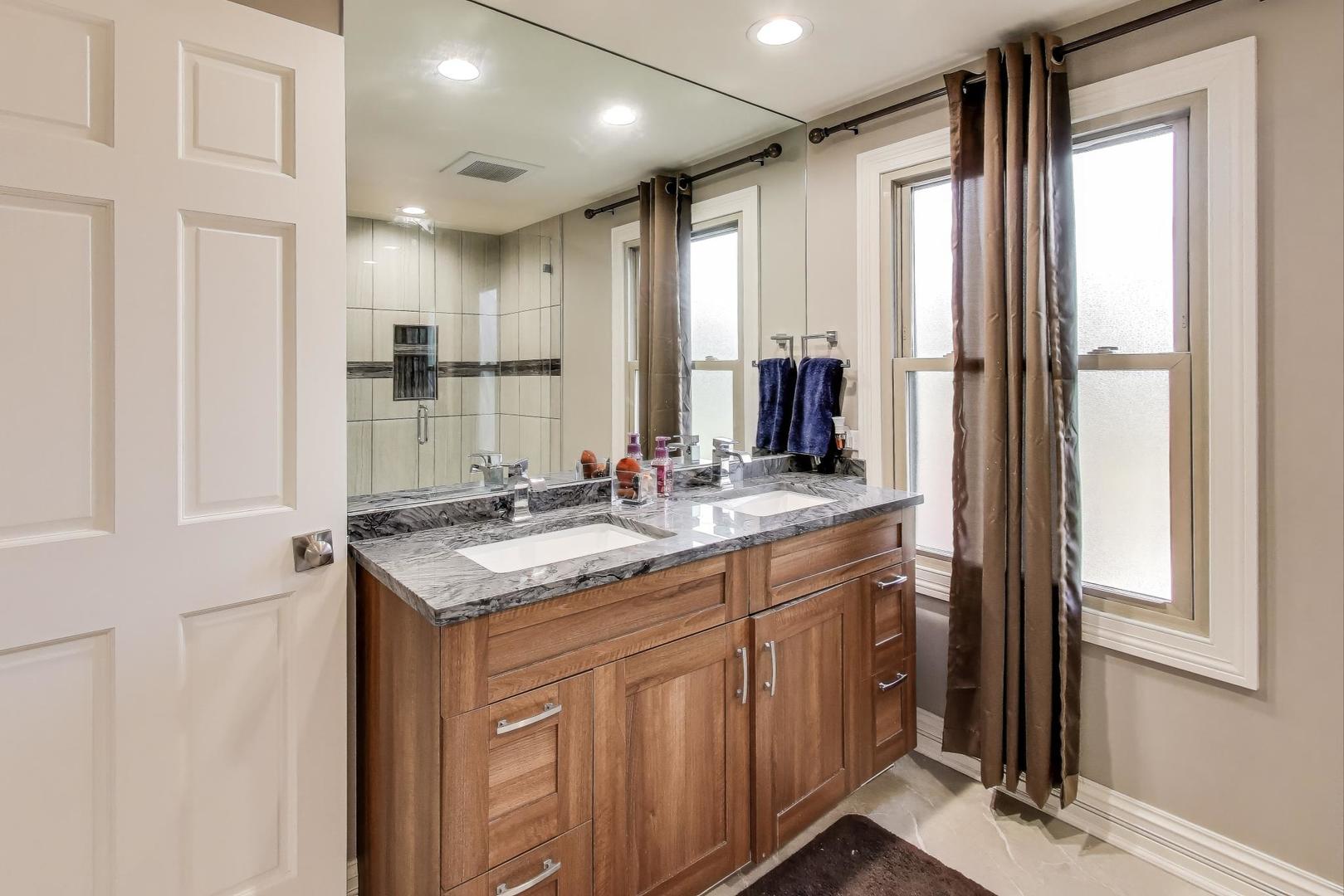 239 Nita Lane, Libertyville, IL 60048