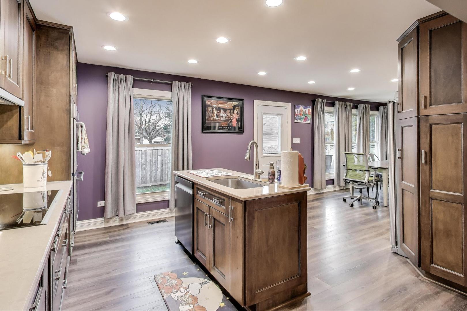 239 Nita Lane, Libertyville, IL 60048