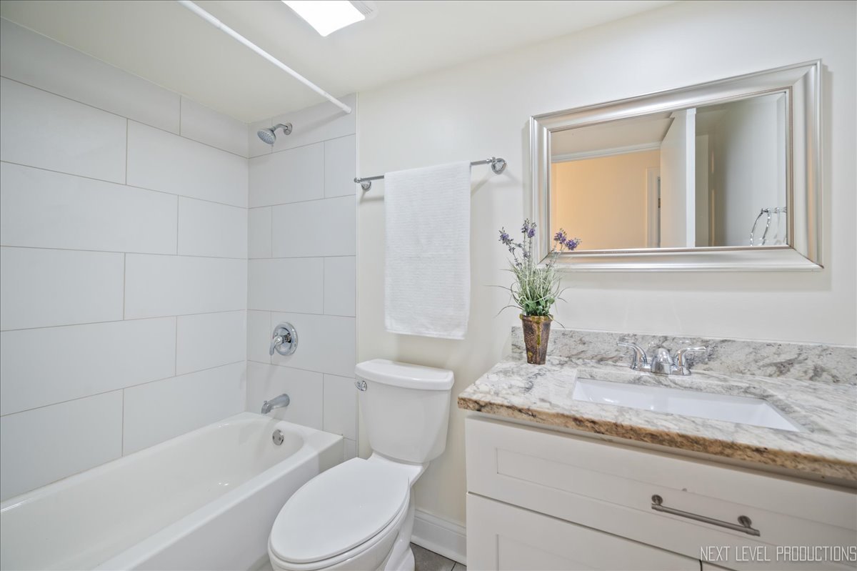 5628 Crestwood Road, Matteson, IL 60443