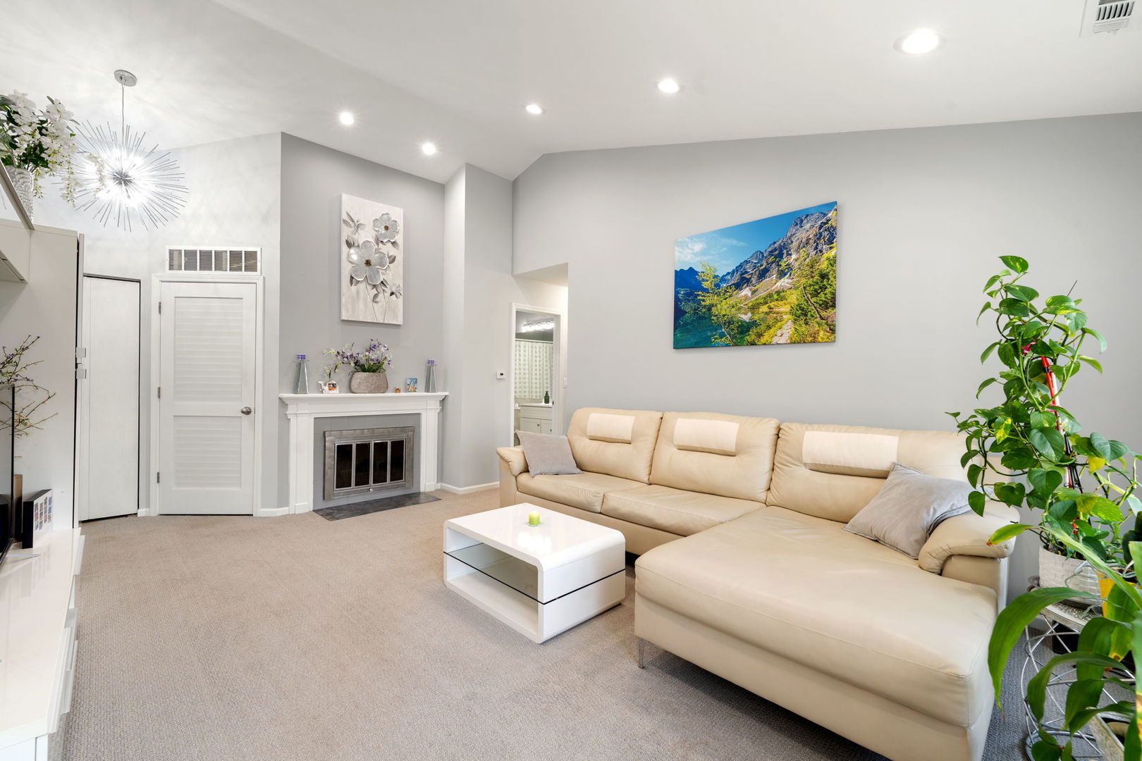 748 Sterling Court #A2, Bartlett, IL 60103