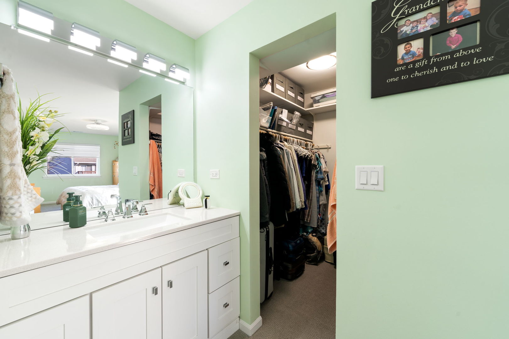 748 Sterling Court #A2, Bartlett, IL 60103