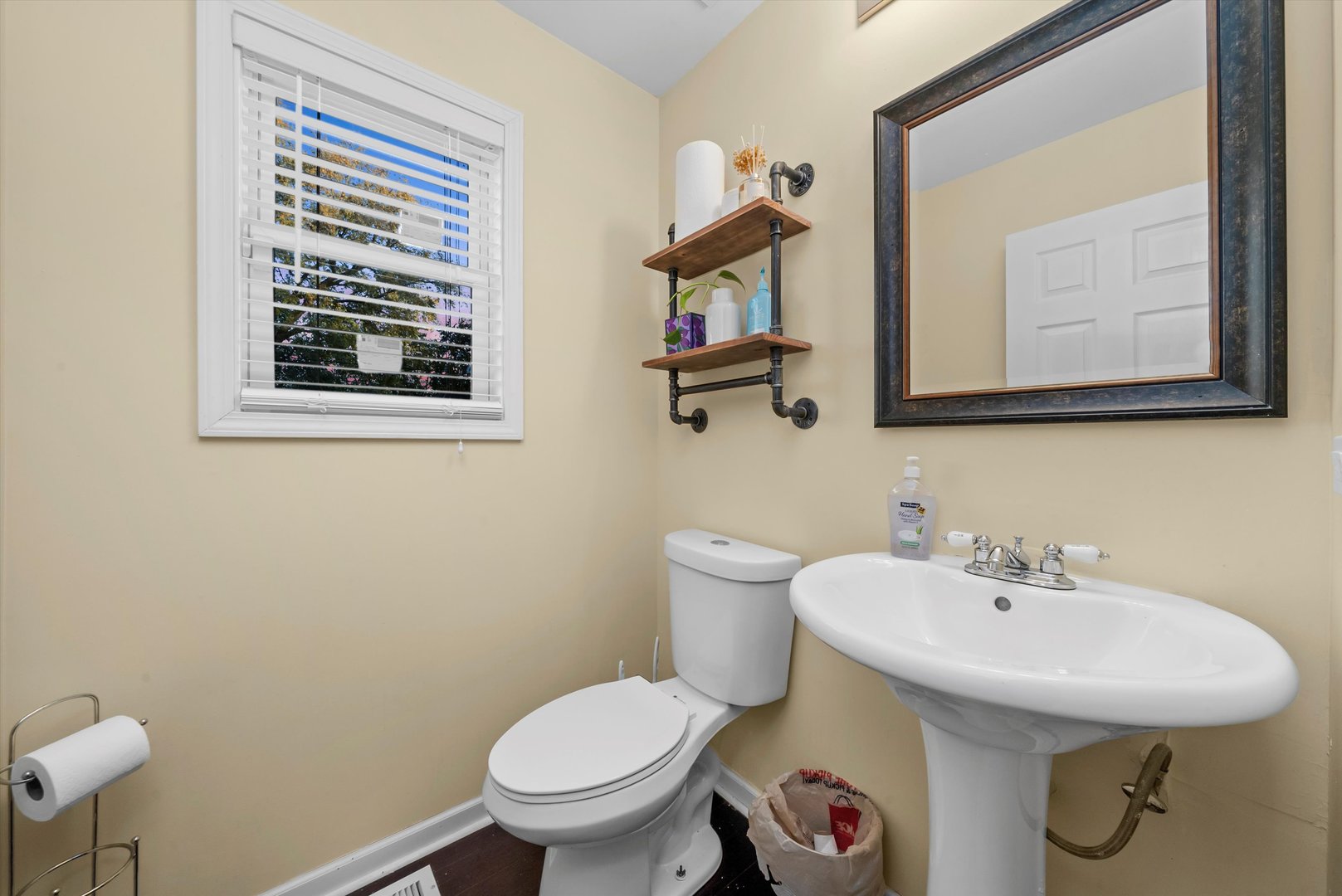 352 E 77th Street, Chicago, IL 60619