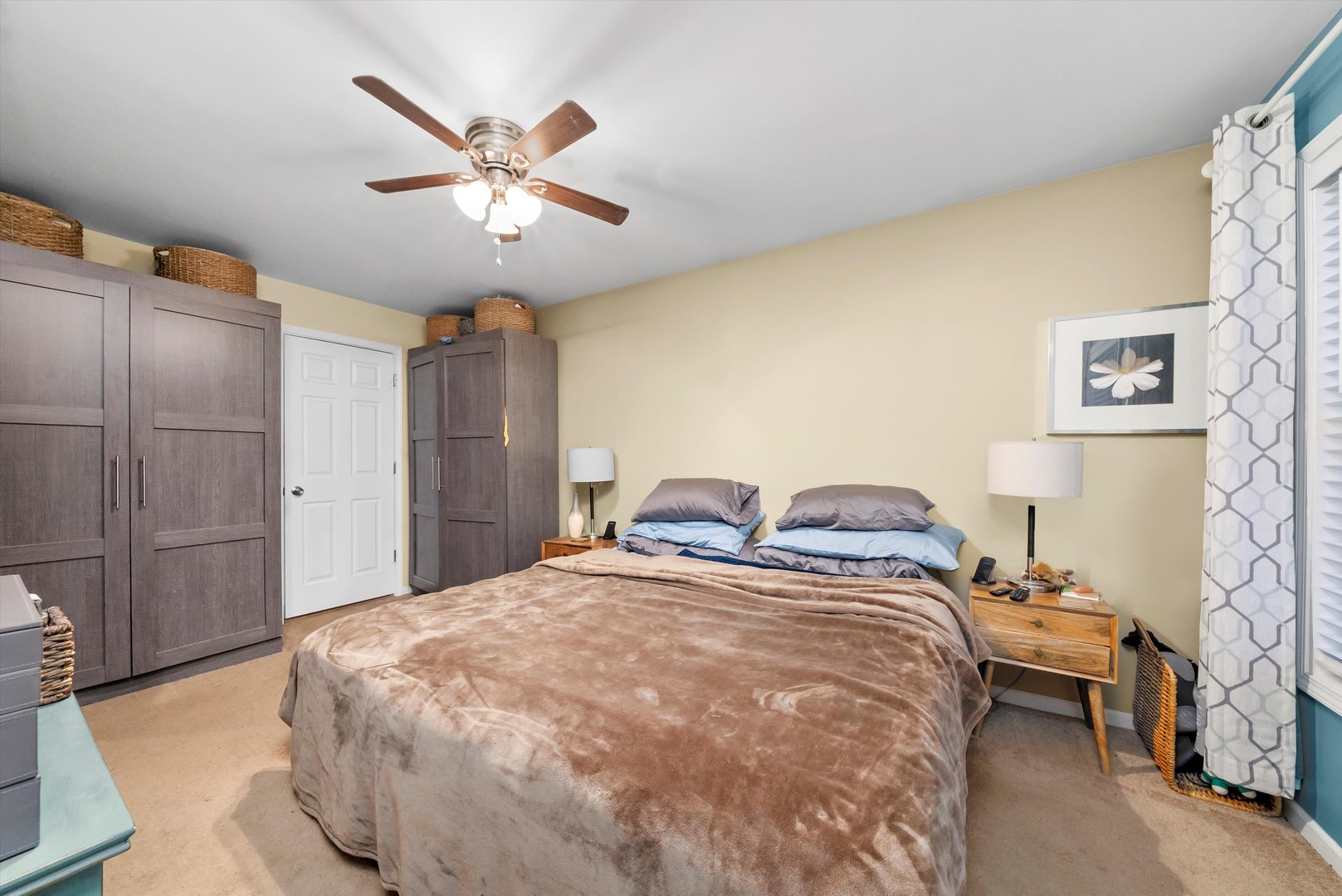 352 E 77th Street, Chicago, IL 60619