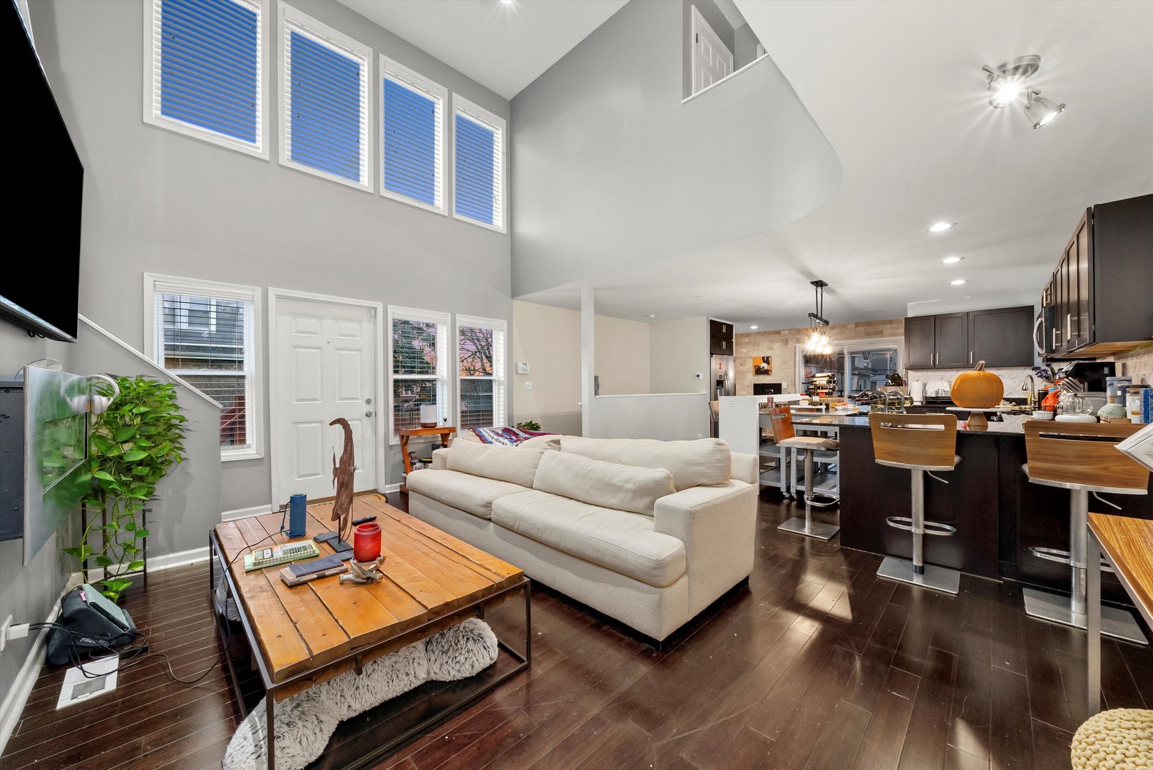 352 E 77th Street, Chicago, IL 60619