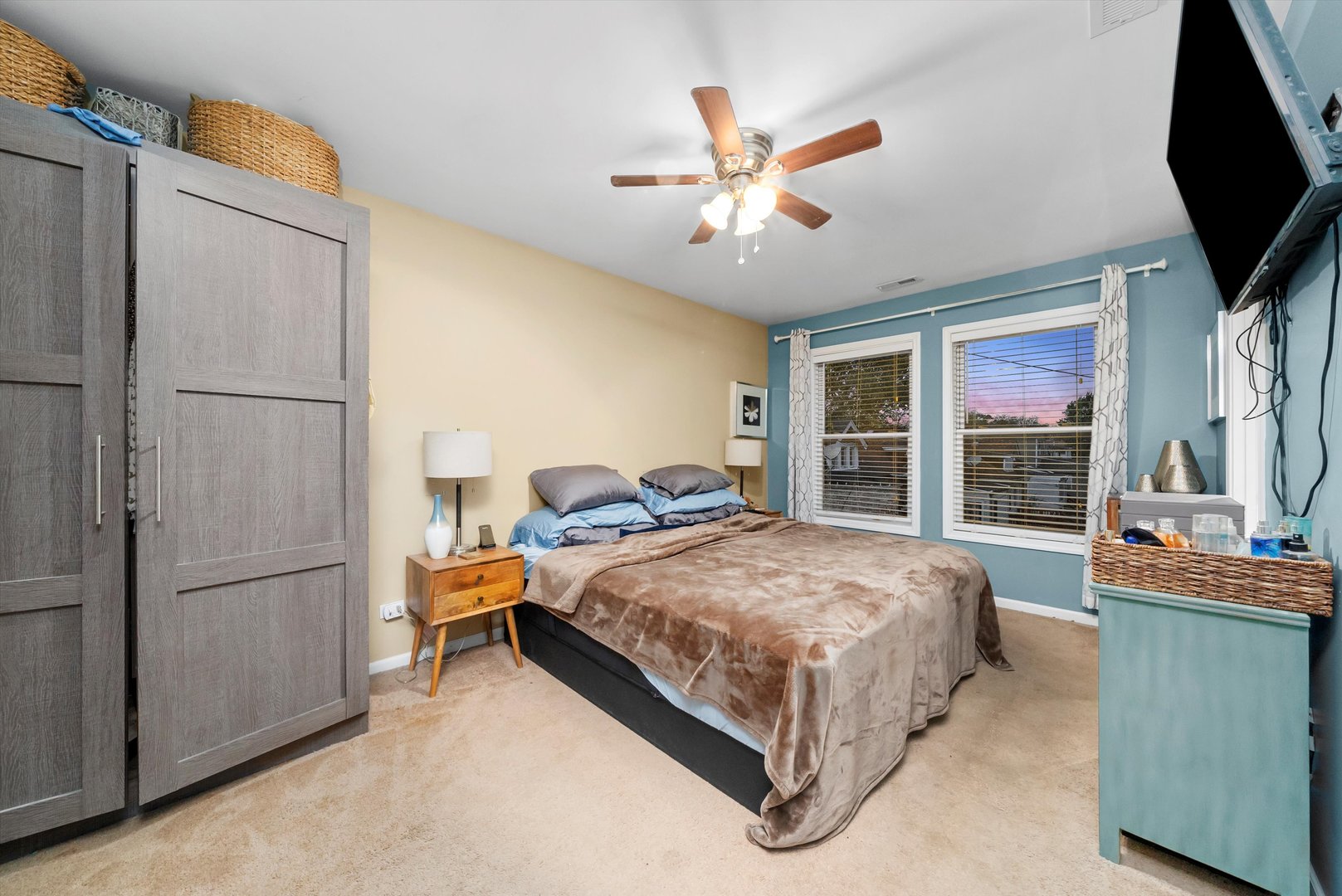 352 E 77th Street, Chicago, IL 60619