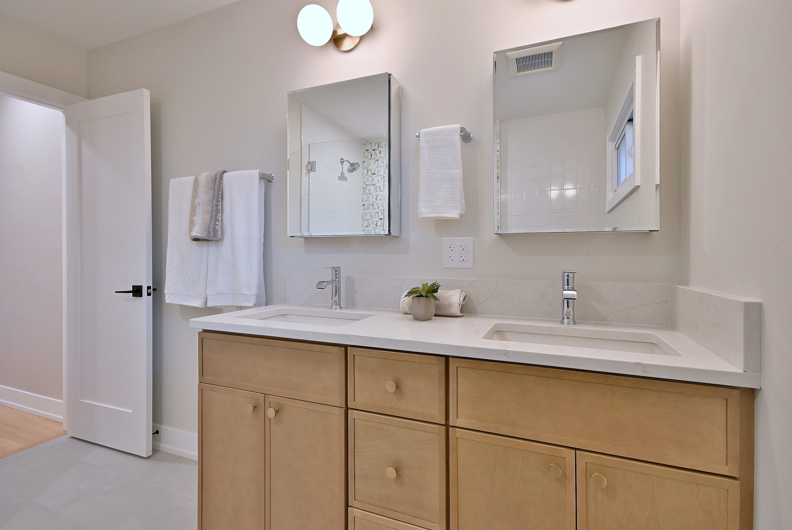 705 S Edgewood Avenue, Elmhurst, IL 60126