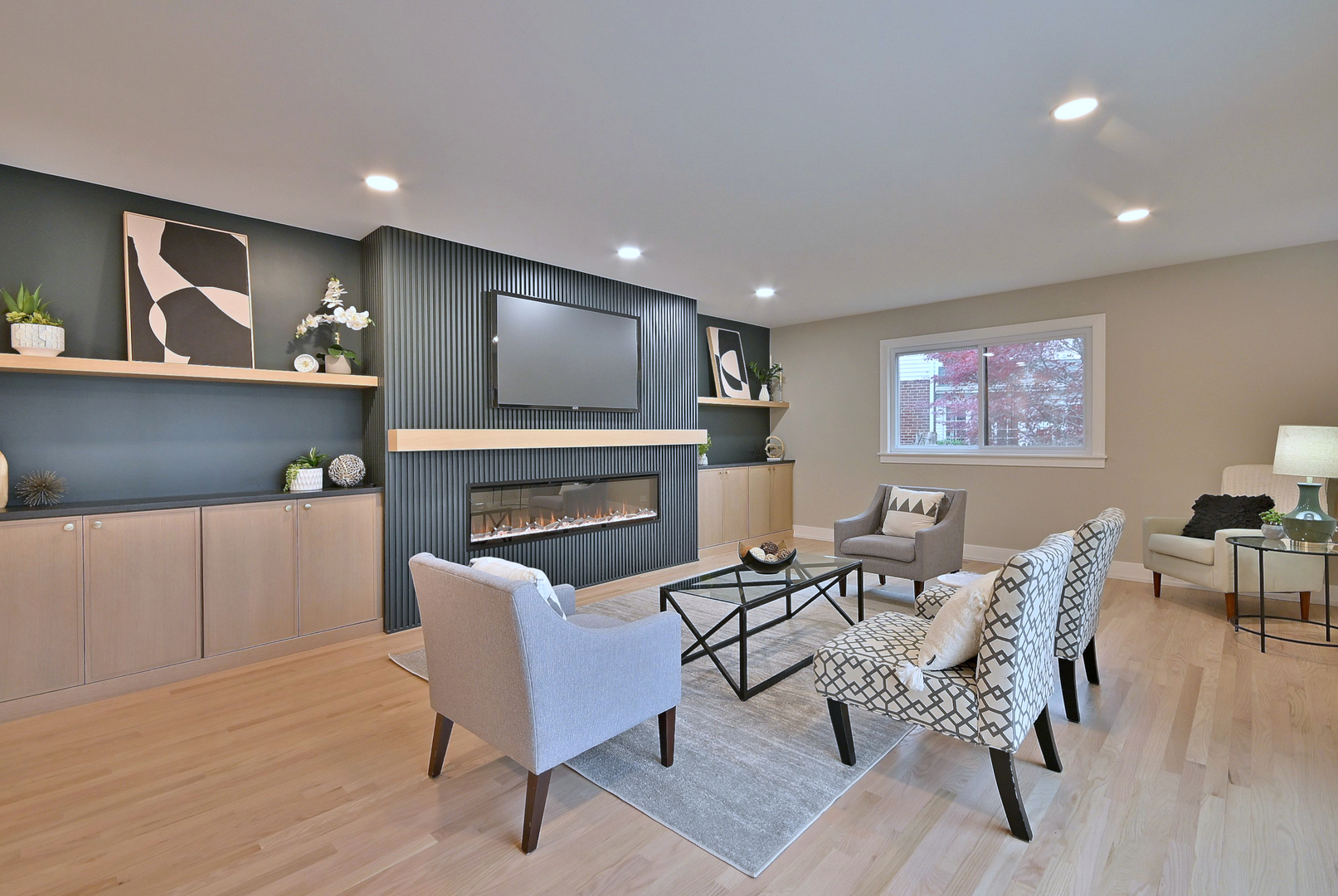 705 S Edgewood Avenue, Elmhurst, IL 60126