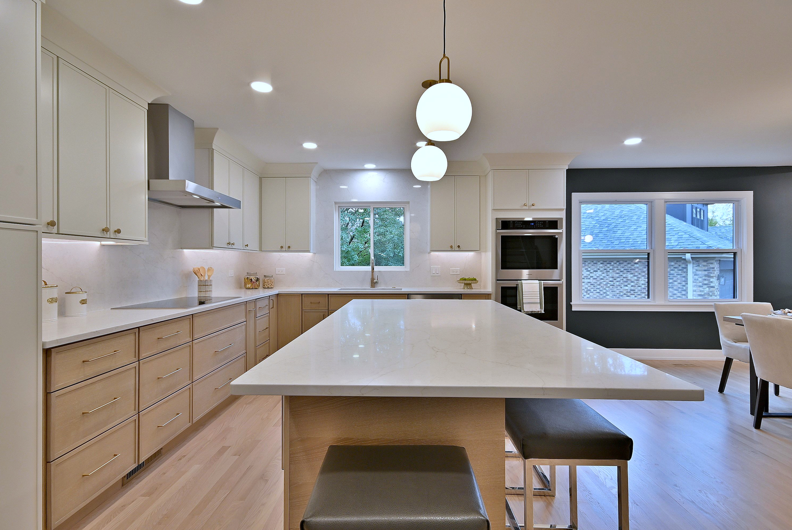 705 S Edgewood Avenue, Elmhurst, IL 60126