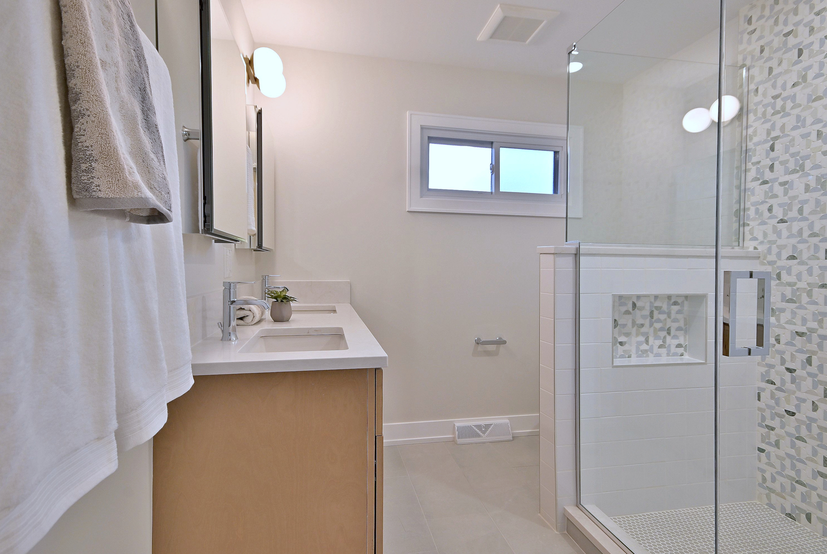 705 S Edgewood Avenue, Elmhurst, IL 60126