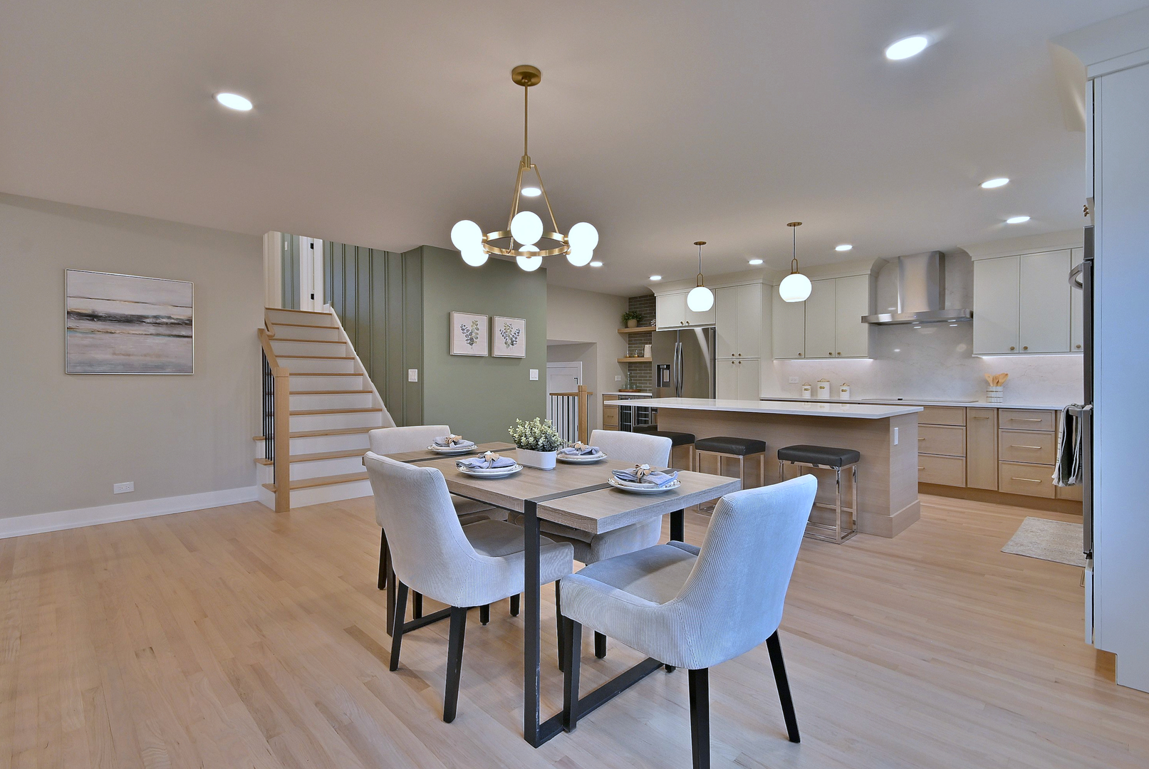 705 S Edgewood Avenue, Elmhurst, IL 60126