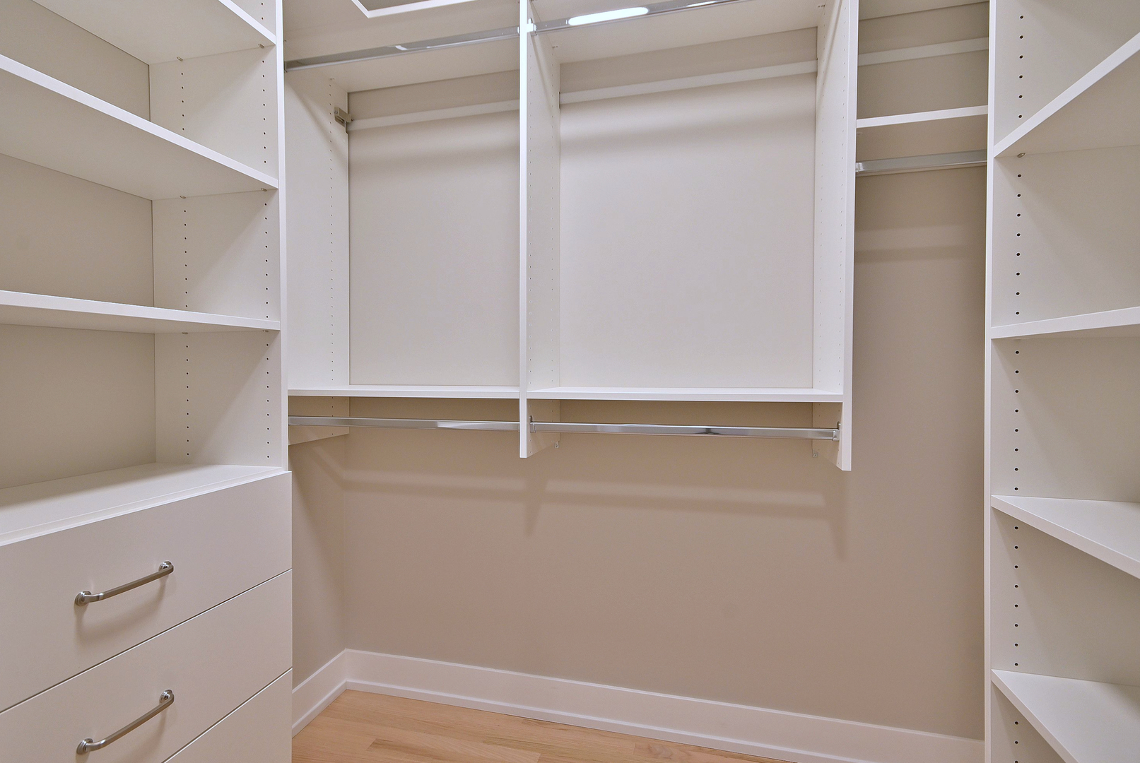 705 S Edgewood Avenue, Elmhurst, IL 60126