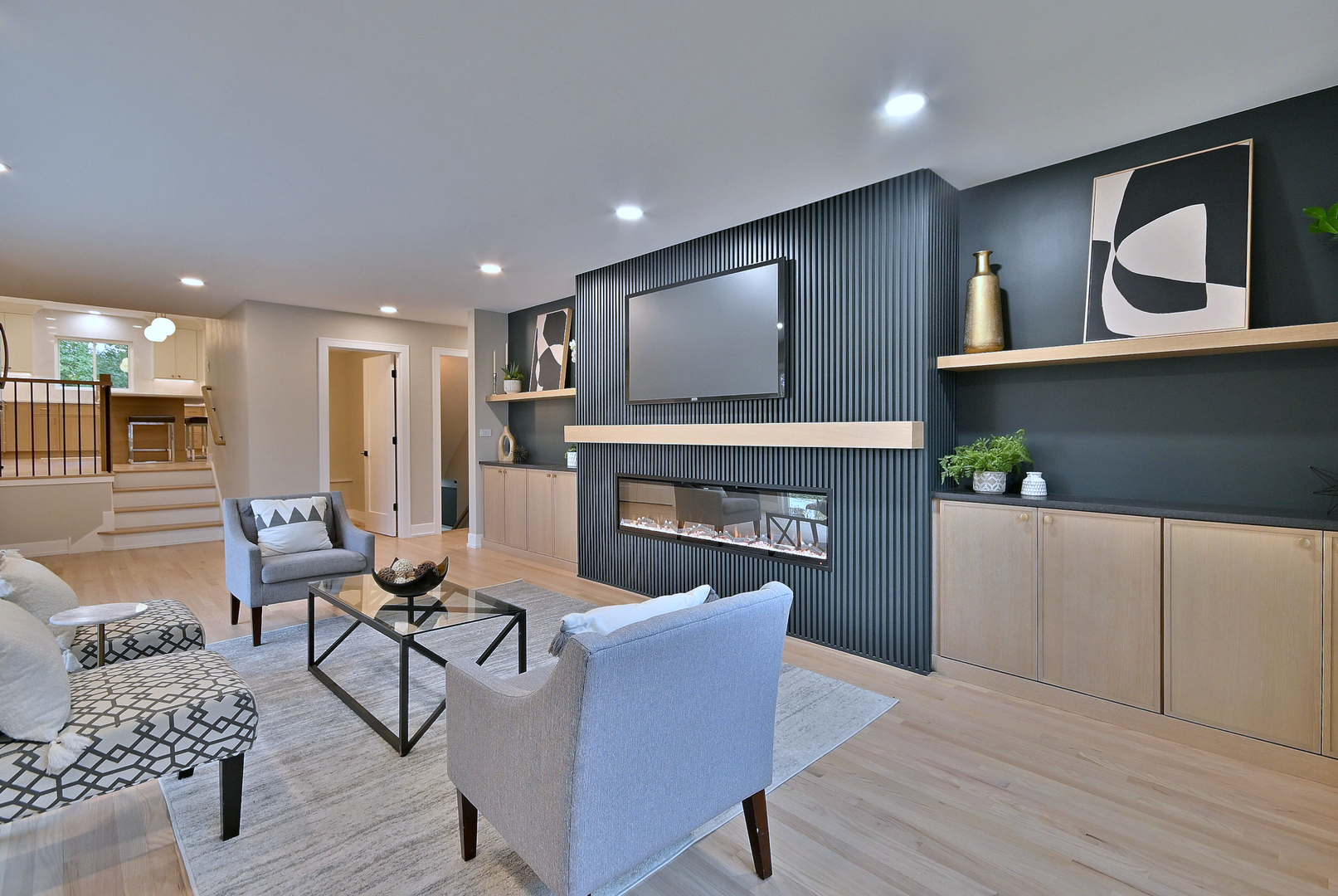 705 S Edgewood Avenue, Elmhurst, IL 60126