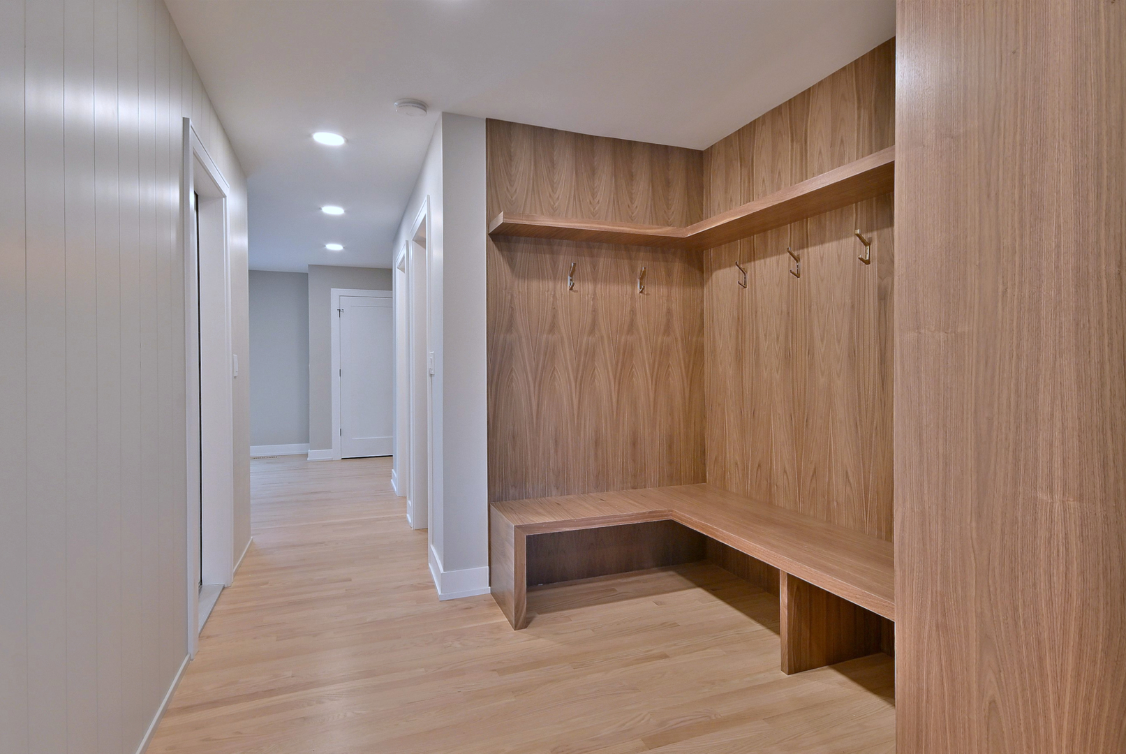 705 S Edgewood Avenue, Elmhurst, IL 60126