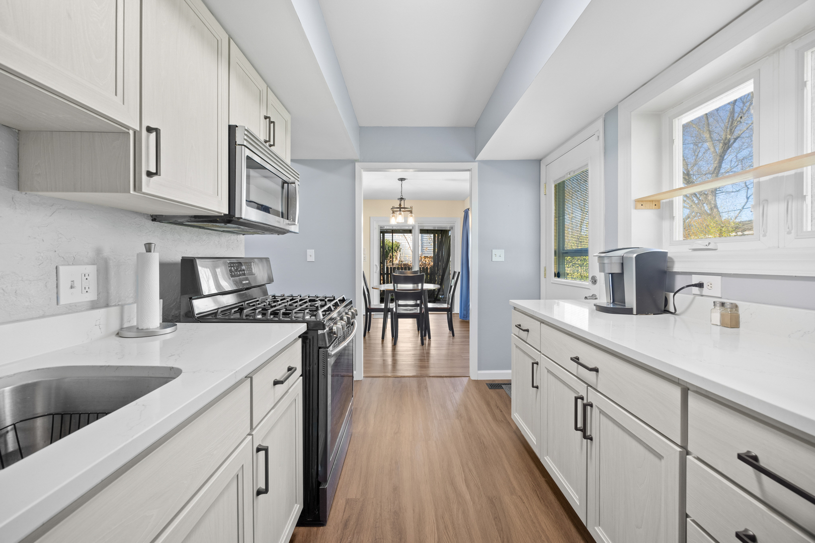 1320 Hassell Road, Hoffman Estates, IL 60169