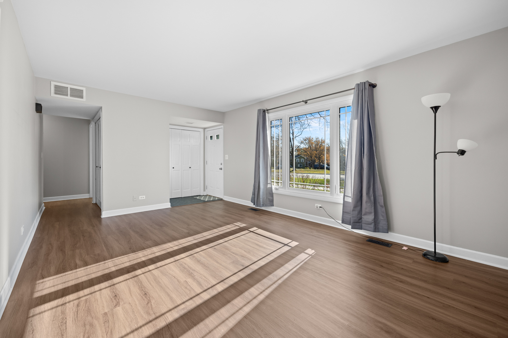 1320 Hassell Road, Hoffman Estates, IL 60169