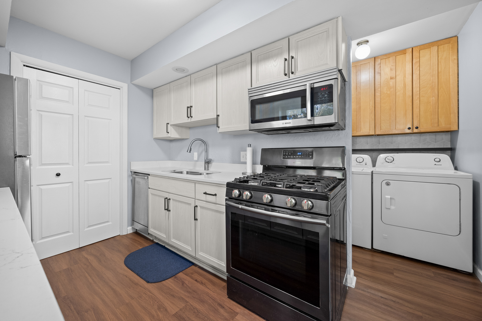 1320 Hassell Road, Hoffman Estates, IL 60169