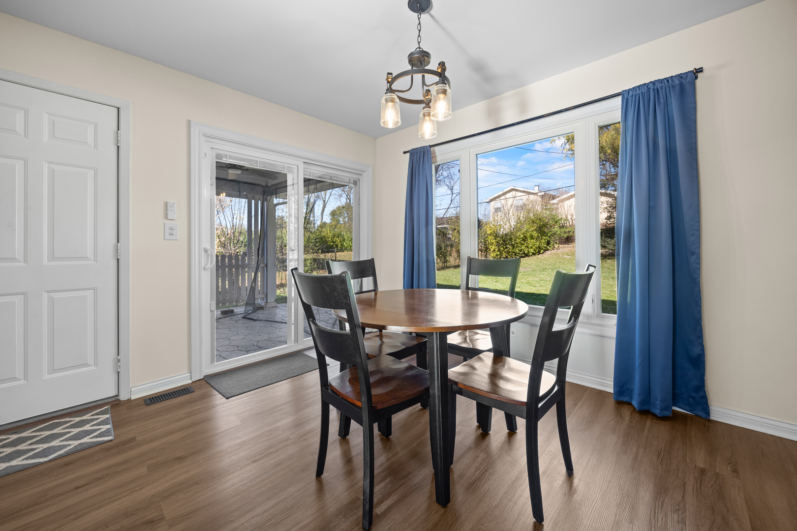 1320 Hassell Road, Hoffman Estates, IL 60169