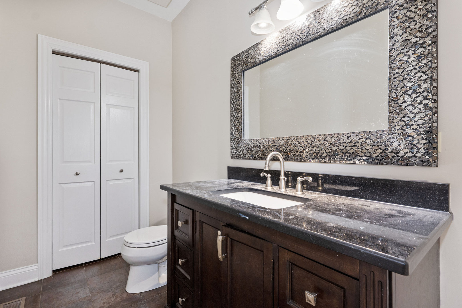 1670 London Road, New Lenox, IL 60451