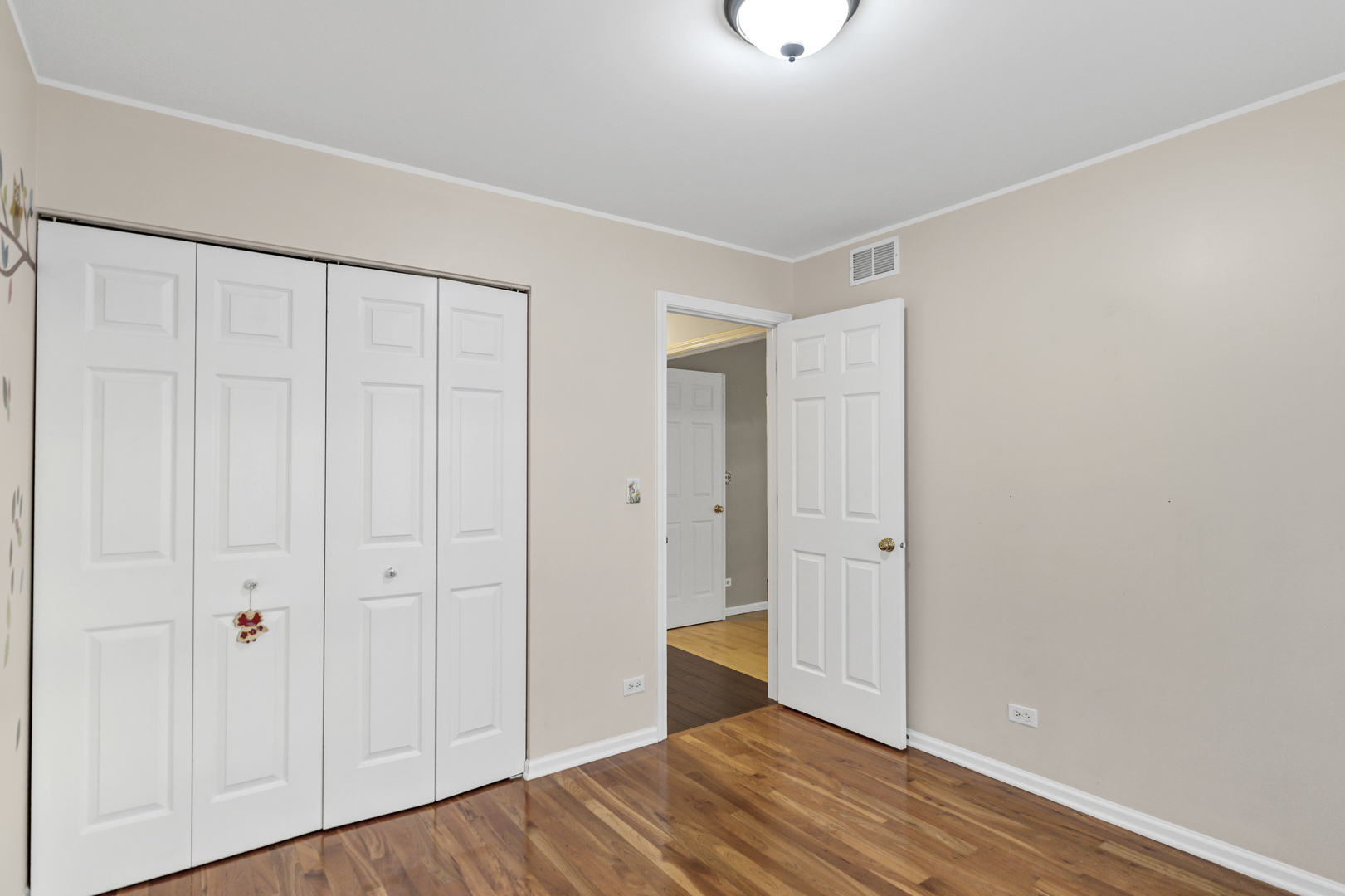 944 Cortney Drive, Carpentersville, IL 60110