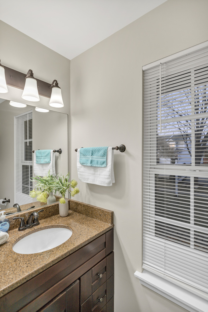 944 Cortney Drive, Carpentersville, IL 60110