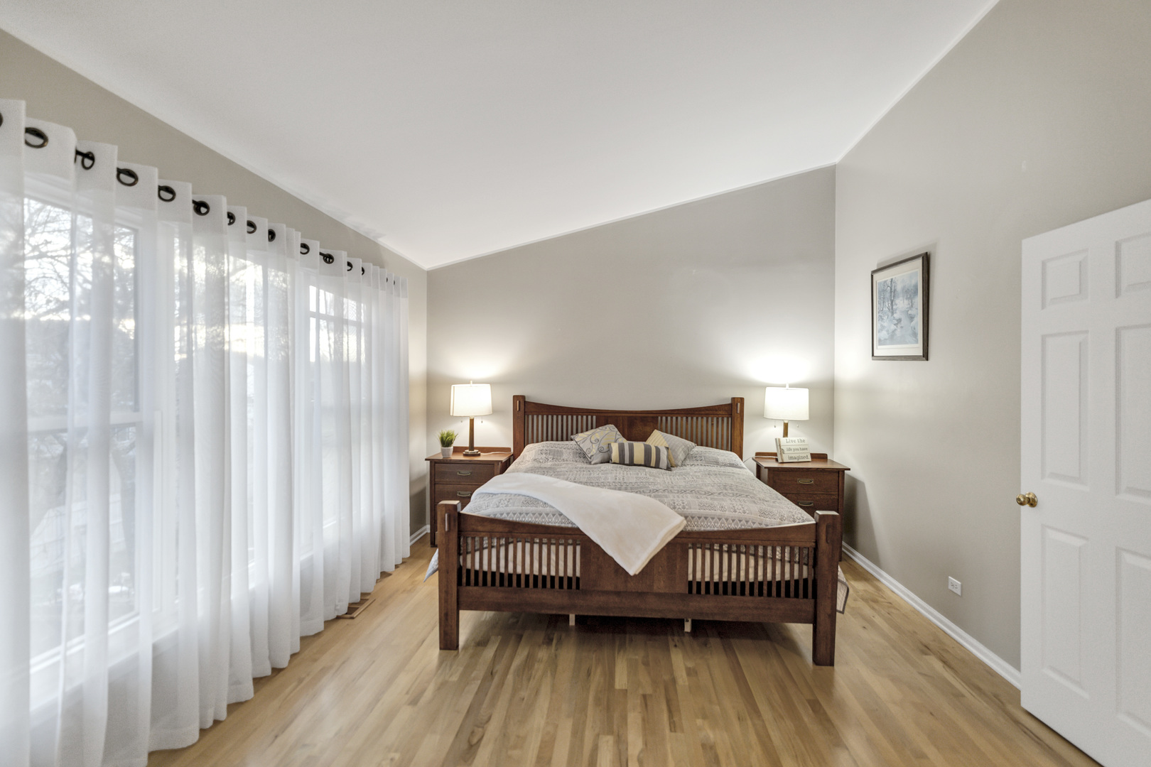 944 Cortney Drive, Carpentersville, IL 60110