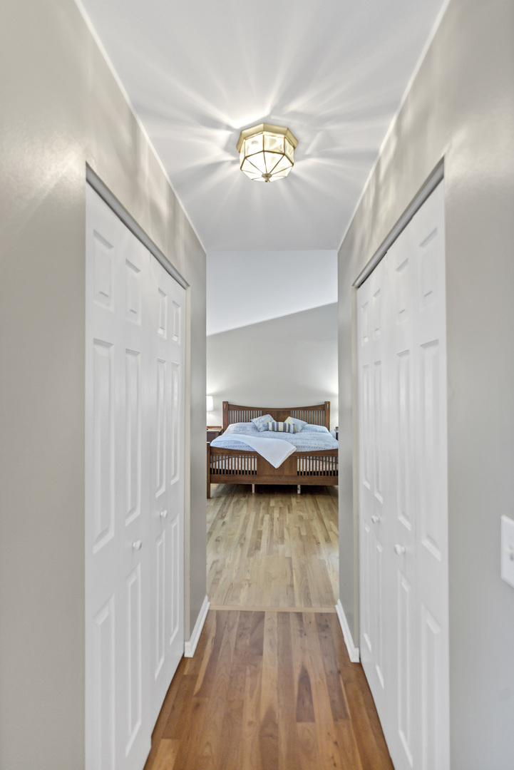 944 Cortney Drive, Carpentersville, IL 60110