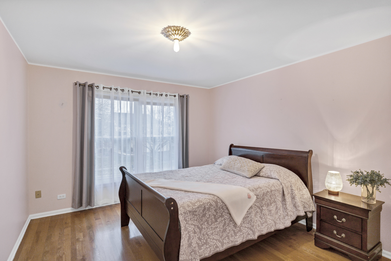 944 Cortney Drive, Carpentersville, IL 60110